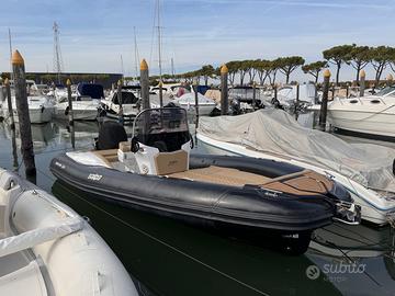 gommone salpa soleil 20 black edition teak