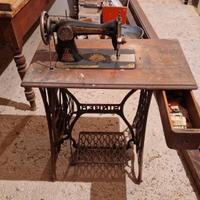 Macchina da cucire Singer d'epoca