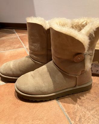 Ugg Bailey Button