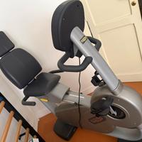 Tecnogym Recline Forma yclette reclinata rigen.