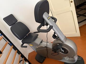Tecnogym Recline Forma yclette reclinata rigen.