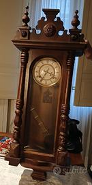 Orologio a pendolo antico