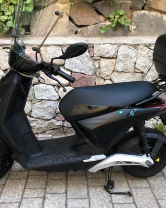 E Scooter Piaggio 1