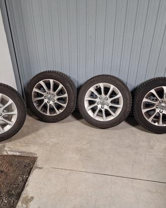 4 cerchi originali Audi con gomme invernali 
