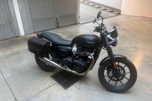 triumph street twin 900, con accessori originali