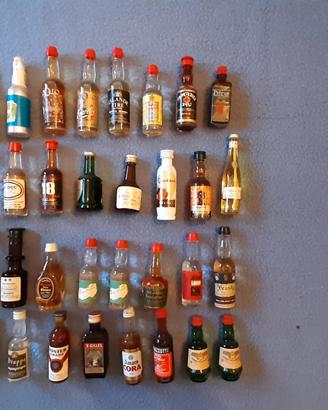 mignon liquori 44 bottiglie piccole anni 70