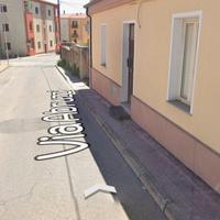 Casa INDIPENDENTE con cortile da ristrutturare