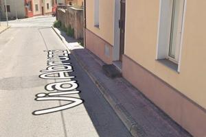 Casa INDIPENDENTE con cortile da ristrutturare