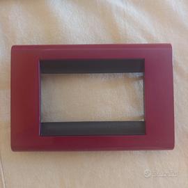 Placca in metallo bordeaux bticino 4713