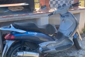 Piaggio Beverly 200