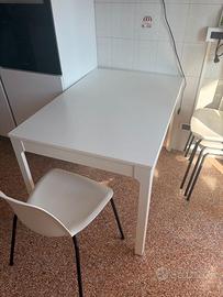 Tavolo e sedie
