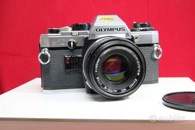 OLYMPUS OM 10 CON 50 MM F.1,8