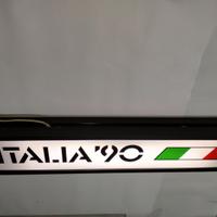 Insegna luminosa monofacciale Italia 90