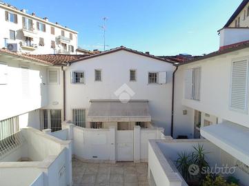 CASA SEMINDIPENDENTE A FIRENZE