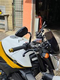 Yamaha Fz1  n colorazione laguna seca 2010