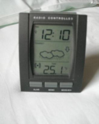 Sveglia/orologio con aggiornamento satellitare