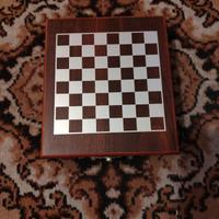 SCATOLA IN LEGNO CON CONTENUTO