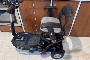 Scooter elettrico per disabili o anziani