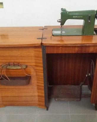 Macchina per cucire vintage BORLETTI