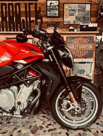 MV Agusta Brutale 1090 r