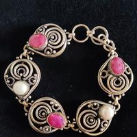 Bracciale con radici di rubino 