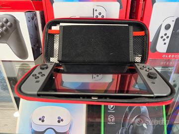 Nintendo Switch + Custodia