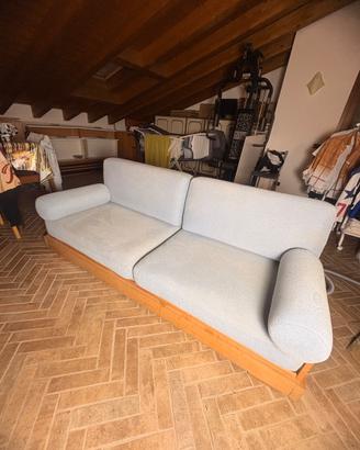 Divano Vintage in Legno Massello – Stile Scandinav