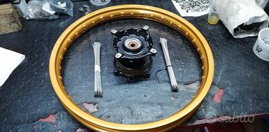 Smontaggio e rimontaggio cerchi a raggi moto