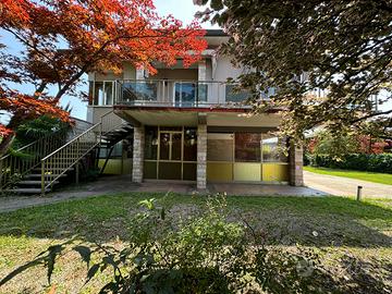 Casa Singola con giardino