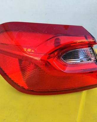 fanale post Ford Fiesta  2017