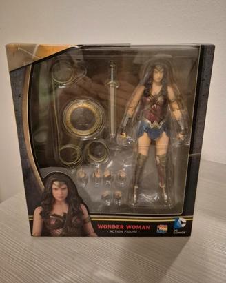 Wonder Woman BvS Mafex Medicom 1/12