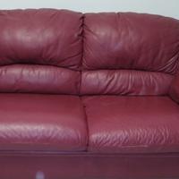 due Divani colore rosso a due posti