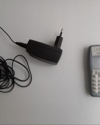 Telefono GSM Nokia 1100 usato grigio.