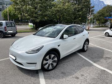 Tesla Model Y Long Range AWD Dual Motor - 02/2024