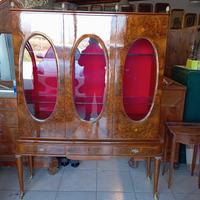 Vetrina Decò in radica di noce