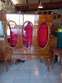 Vetrina Decò in radica di noce