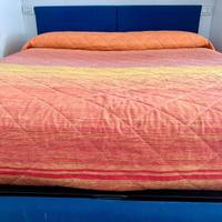 Letto matrimoniale blu mare