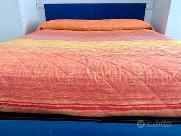 Letto matrimoniale blu mare