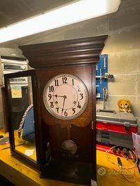Orologio a pendolo da parete in legno anni ‘20/‘40
