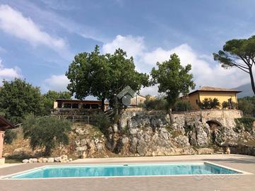 VILLA SINGOLA A VEROLI