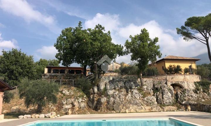 VILLA SINGOLA A VEROLI