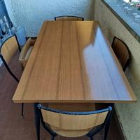 Tavolo con sedie + mobili arredamento