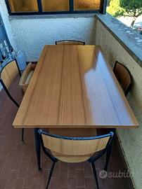 Tavolo con sedie + mobili arredamento