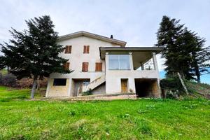 Casa Colonica con Terreno - Montottone