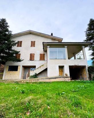 Casa Colonica con Terreno - Montottone