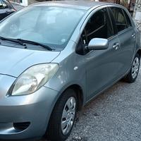 Toyote YARIS anno 2006 1.4 D4D