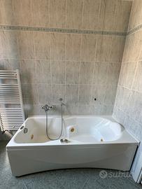 Vasca Idromassaggio Jacuzzi