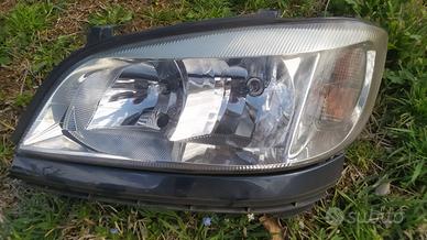 Fanali opel zafira anno 2000