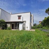 VILLA A SCHIERA A ANZIO