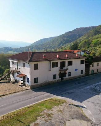Casa indipendente di 410 m² con più di 5 locali e 